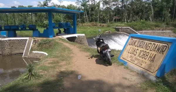 Bendungan Dam Jurang Dawir Desa Sentul Lumajang yang diduga mengalami kebocoran.